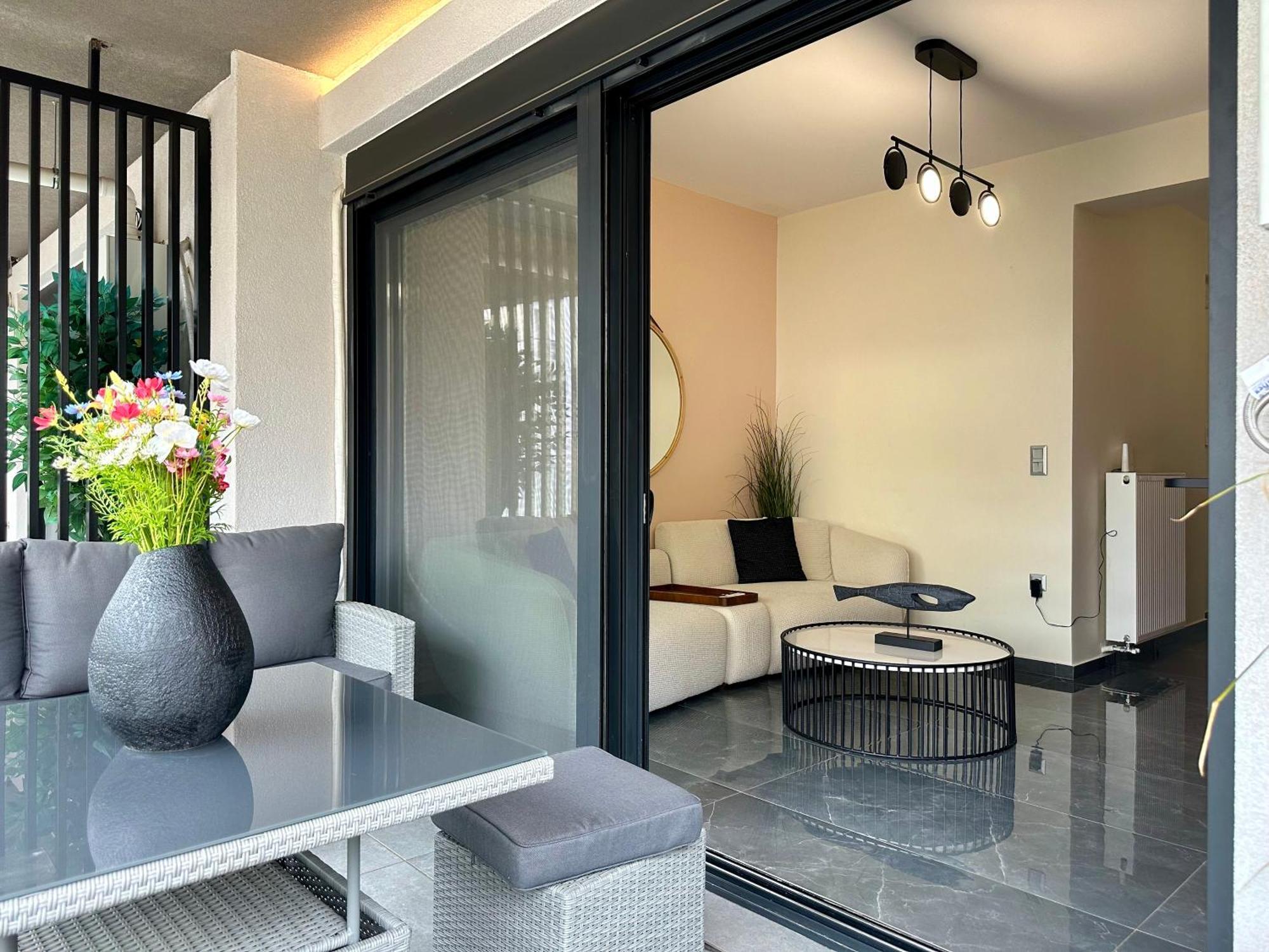 Sky - Cloud9 In The Apartment Athens